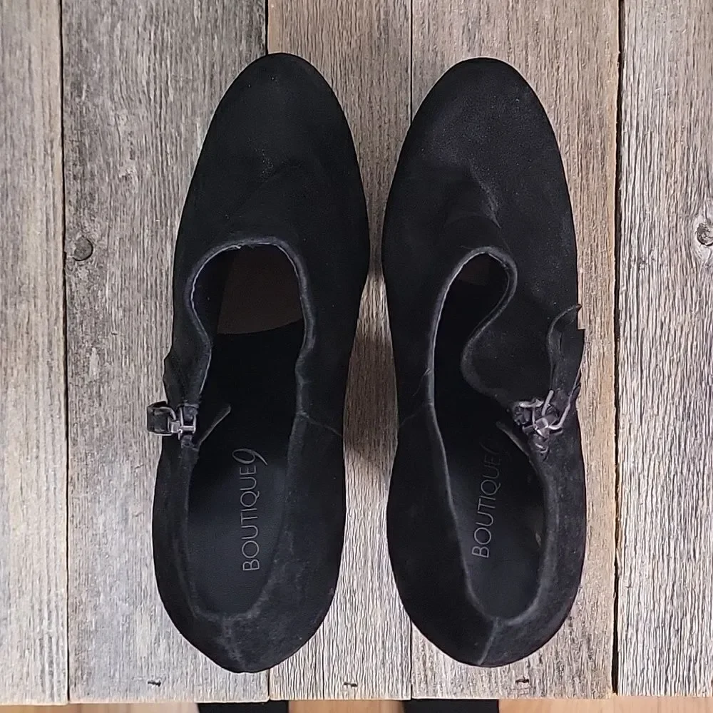Boutique 9 suede platform heels Size 8.5